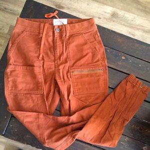 Adorable REI hiking pants 🥾